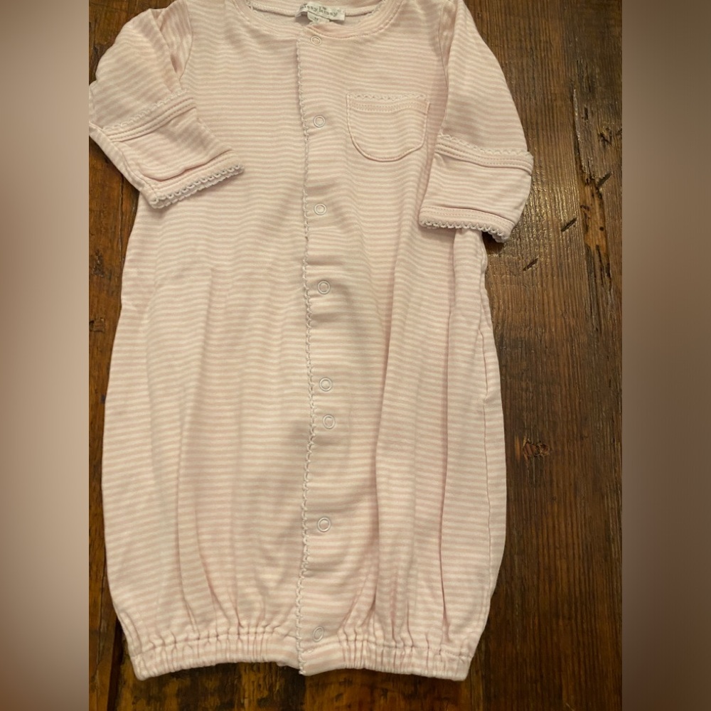 Kissy kissy NB converter gown EUC